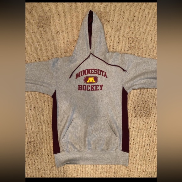 Minnesota hockey gophers size medium - Picture 1 of 1